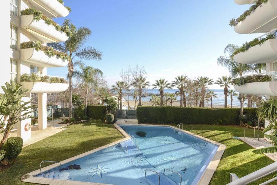 Апартаменти Seafront In Marbella With Pool And Garage Екстер'єр фото